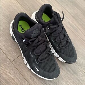 Nike Black and White Athletic Shoes